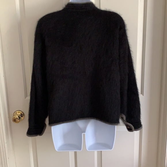 Vintage Venesha High Quality Angora Sweater - Picture 5 of 9